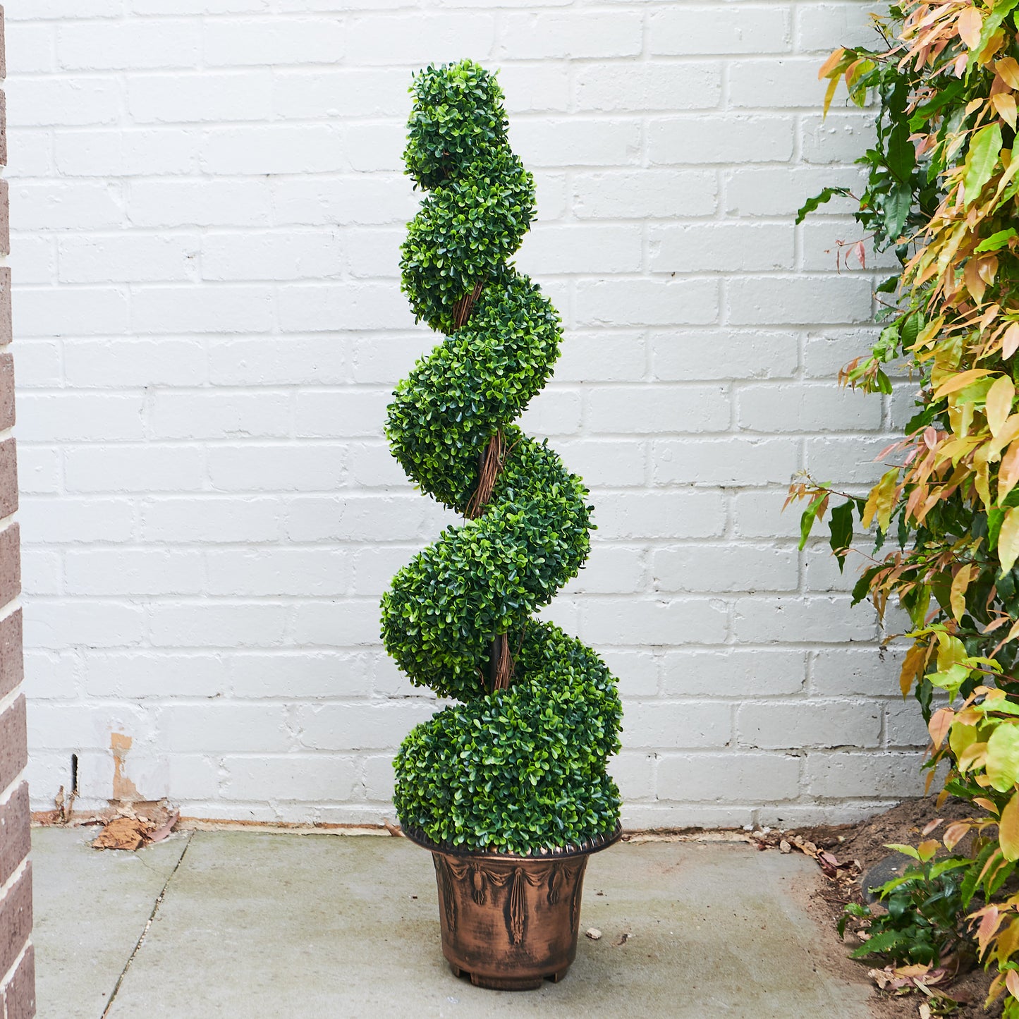 UV Resistant Boxwood Spiral Potted Plant